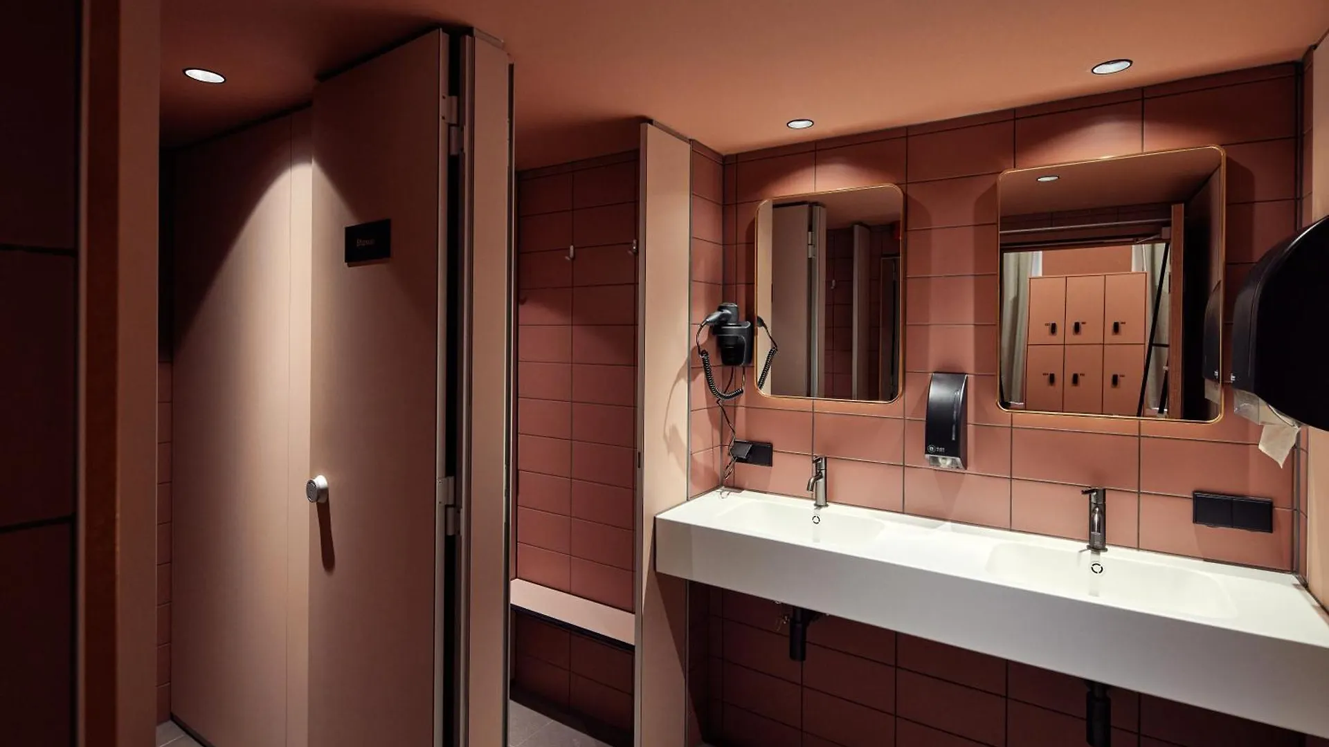 The Elephant Hostel Amsterdam