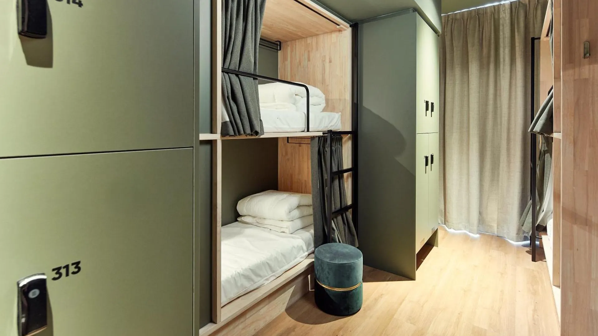 The Elephant Hostel Amsterdam 0*,  Holland